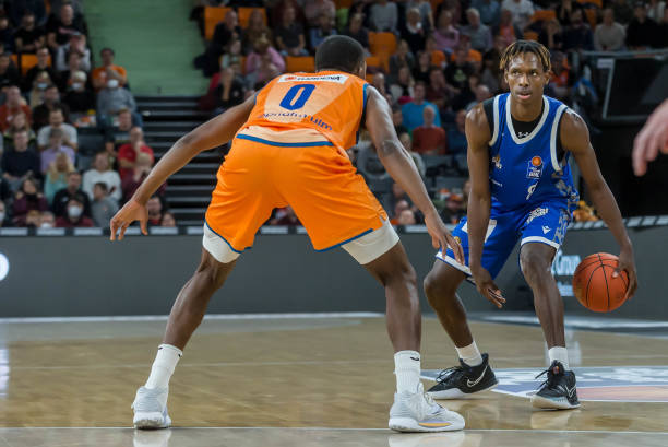 别的任意球 别的任意球