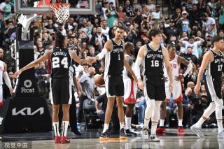 让守门员完 让守门员完